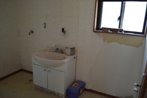 岡山市東区益野　外壁塗装・壁紙・床の張替等