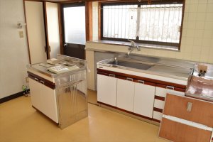 倉敷市 福田公園付近 W邸　外壁塗装・壁紙・床の張替・バスルーム改修他